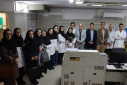 تجلیل معاون درمان دانشگاه علوم پزشکی اراک از کارکنان حوزه علوم آزمایشگاهی