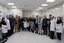 تجلیل معاون درمان دانشگاه علوم پزشکی اراک از کارکنان حوزه علوم آزمایشگاهی