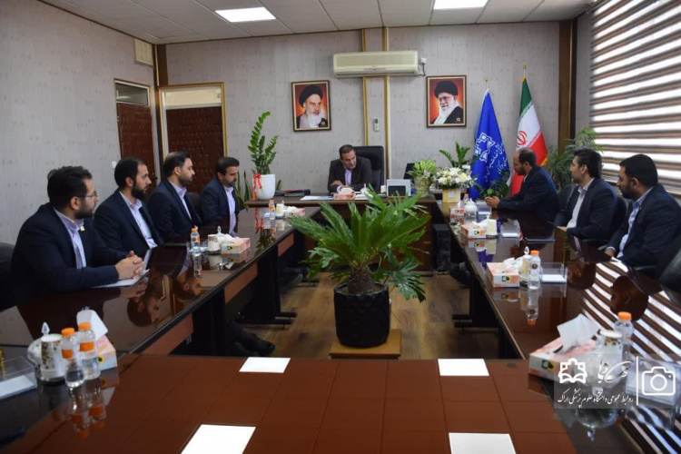 نشست سرپرست دانشگاه علوم پزشکی اراک با معاون سلامت و دفاع زیستی سپاه روحالله استان مرکزی