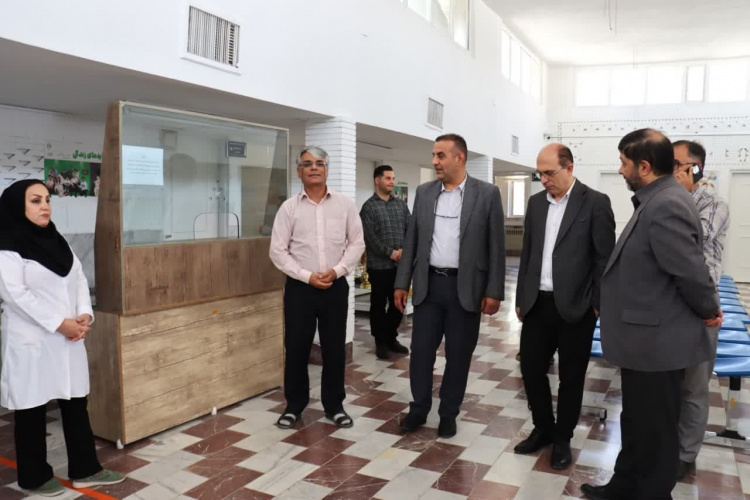 بازدید رییس دانشگاه علوم پزشکی اراک از مرکز آموزش های هنگام ازدواج