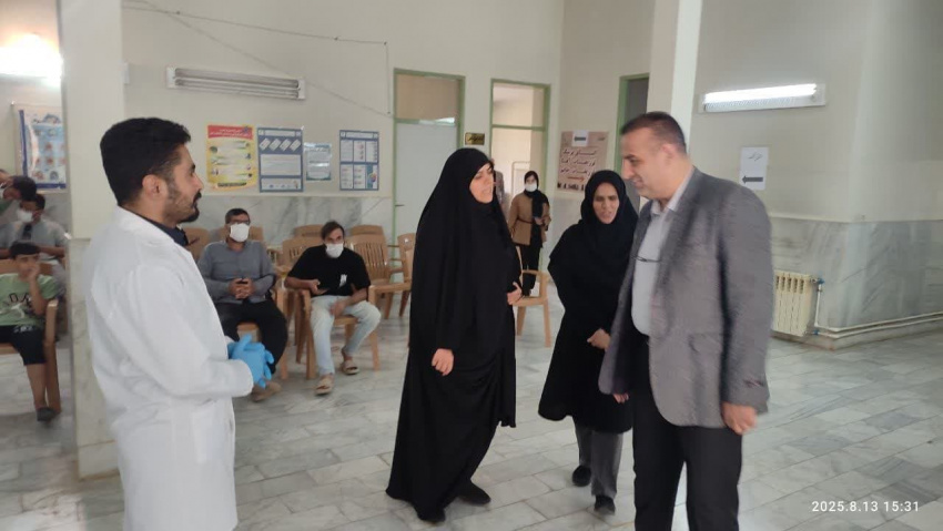 بازدید رییس دانشگاه علوم پزشکی اراک از موکب سلامت شهدای دانشگاه علوم پزشکی اراک