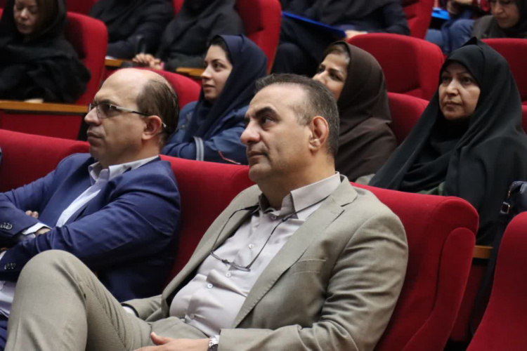 سمینار کشوری «زایمان بی‌درد» در دانشگاه علوم پزشکی اراک در حال برگزاری است