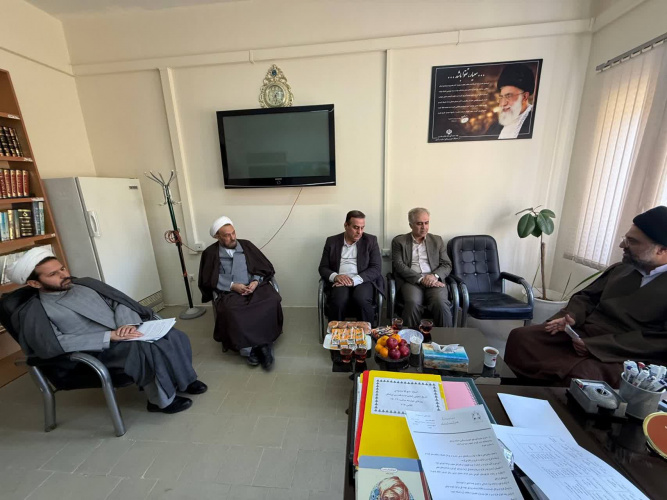 نشست رییس دانشگاه علوم پزشکی اراک با اعضای گروه معارف اسلامی