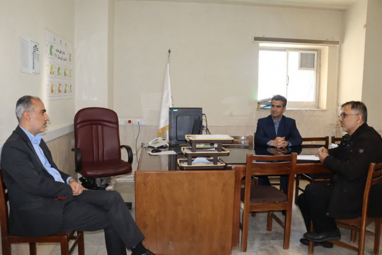 بازدید جانشین رییس دانشگاه علوم پزشکی اراک در ستاد نوروزی از مرکز بهداشت شهرستان آشتیان