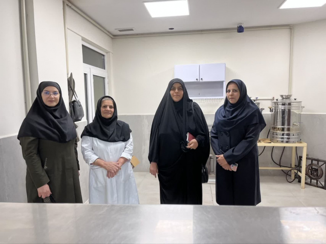 بازدید مسئولان دانشگاه علوم پزشکی اراک از خوابگاه دخترانه ریحانه